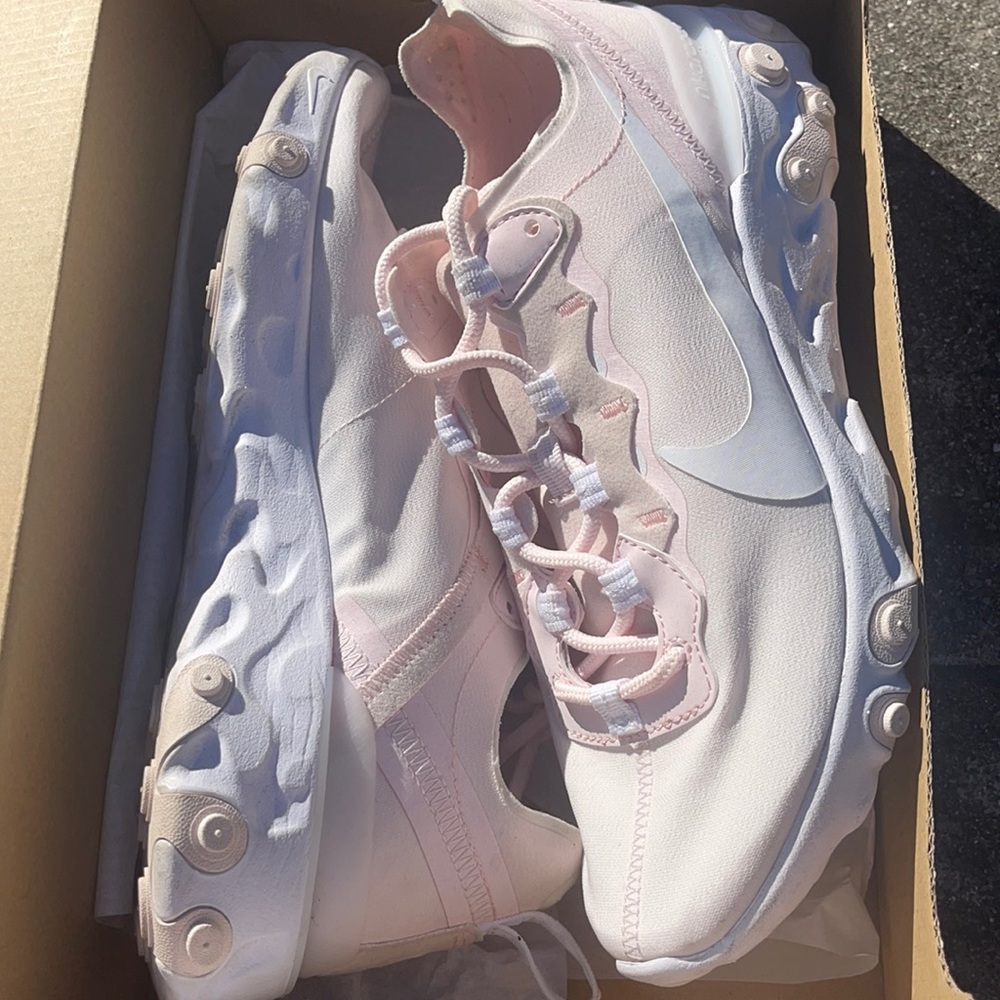 Nike React